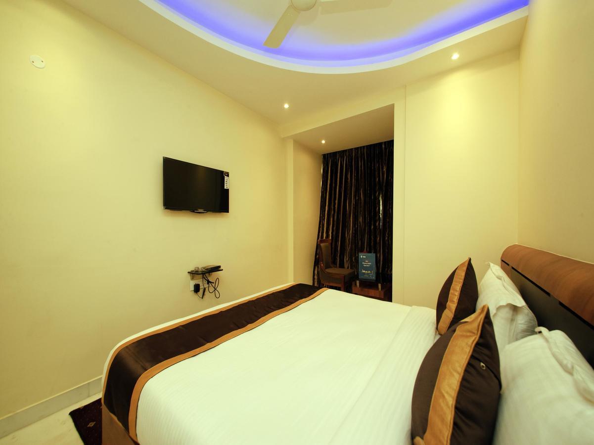 Hotel Golden Palace Kalkuta Zewnętrze zdjęcie